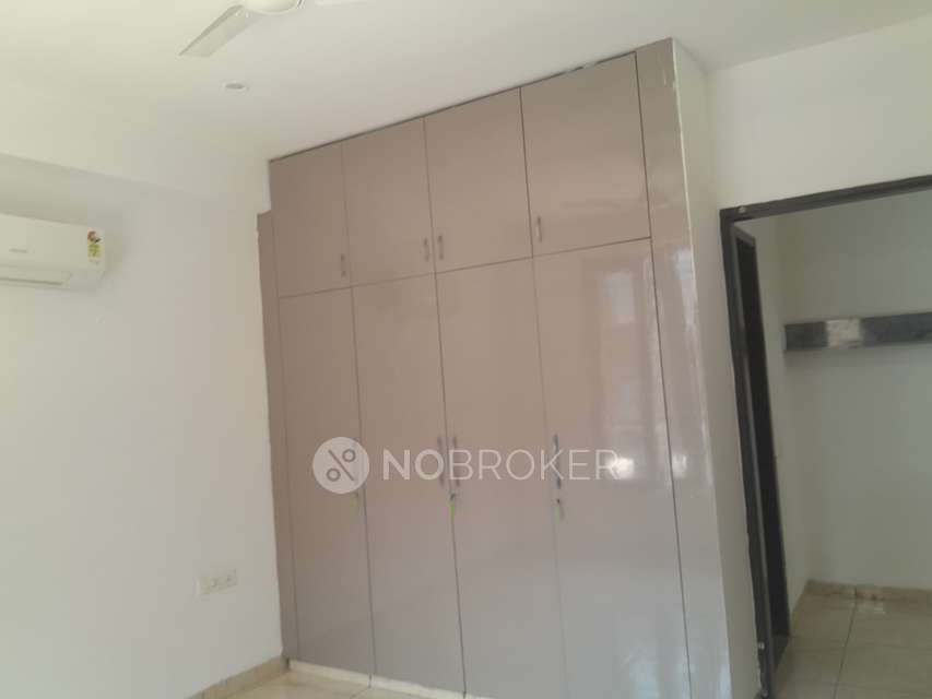 3 BHK Flat In Standalone  Building  for Rent  In Sector 38