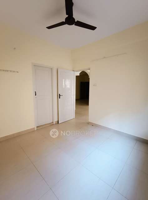 2 BHK Flat In Sree Durga Apart For Sale  In Malleshpalya