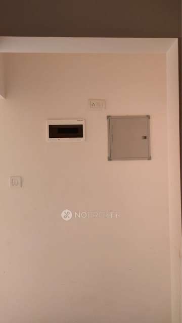 2 BHK Flat In Nisarg Tower Housing Society For Sale  In Chembur 