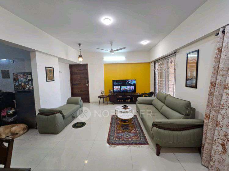 2 BHK Flat In Gkg Kingsway For Sale  In Ghorpadi