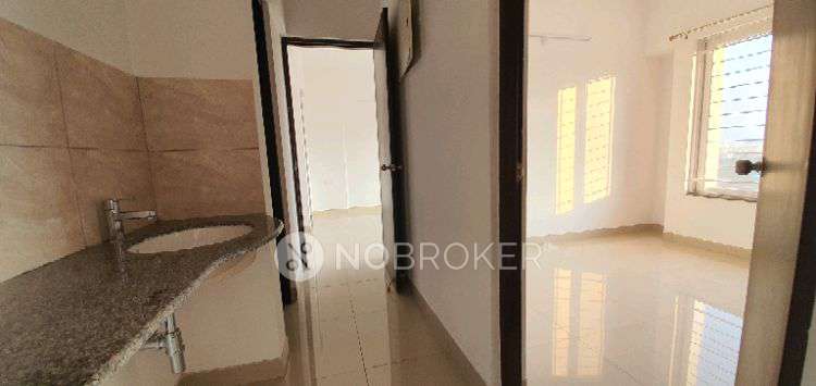 2 BHK Flat In Amanora Victory Towers For Sale  In Hadapsar