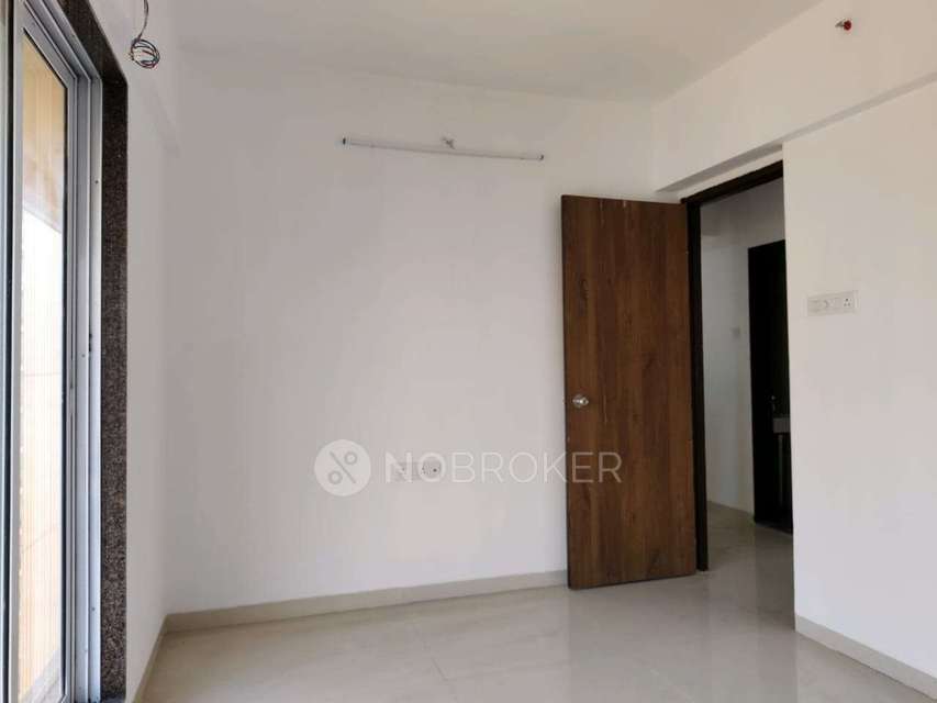 2 BHK Flat In Avant Hillway For Sale  In Malad East