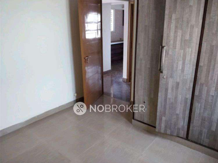 4+ BHK Flat In Sb For Sale  In Abbigere