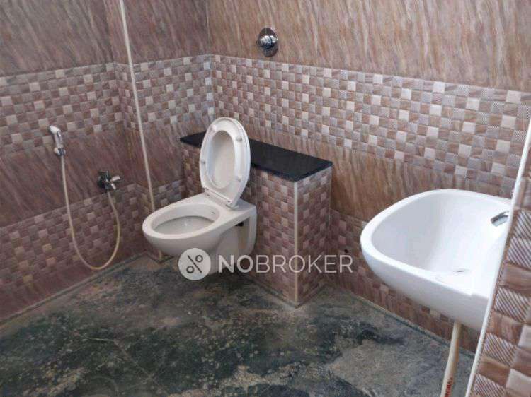 4+ BHK Flat In Sb For Sale  In Abbigere