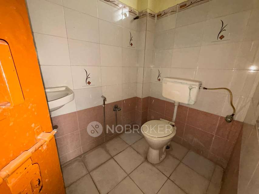 3 BHK Flat In Vaishnavi Lakshmi Nivas For Sale  In Pragathi Nagar