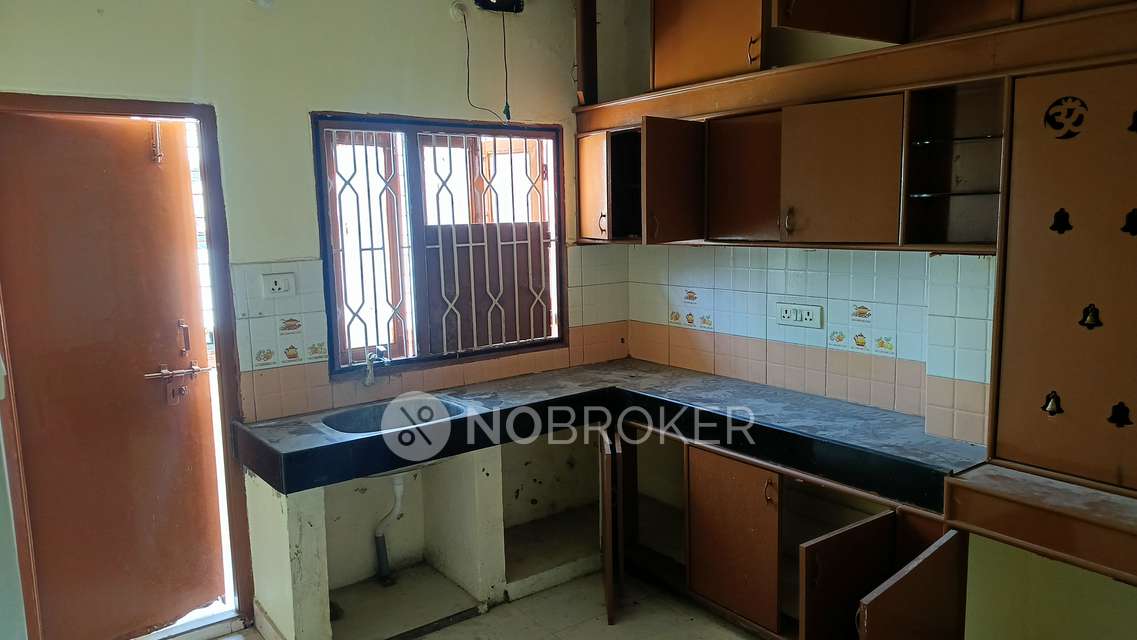 3 BHK Flat In Vaishnavi Lakshmi Nivas For Sale  In Pragathi Nagar