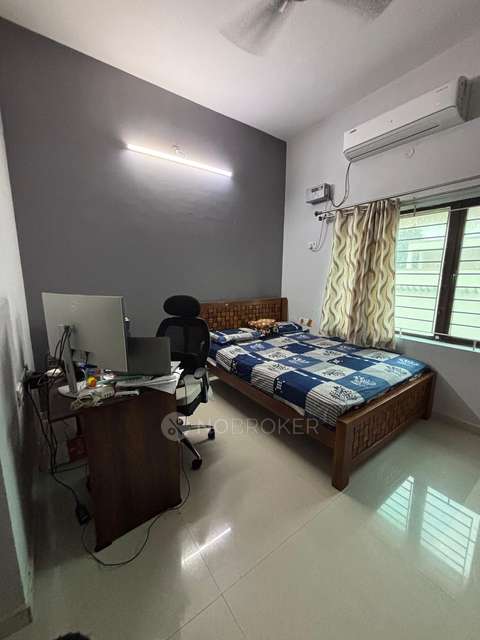 2 BHK Flat In Queens Courte, Vettuvankeni, Injambakkam For Sale  In Injambakkam