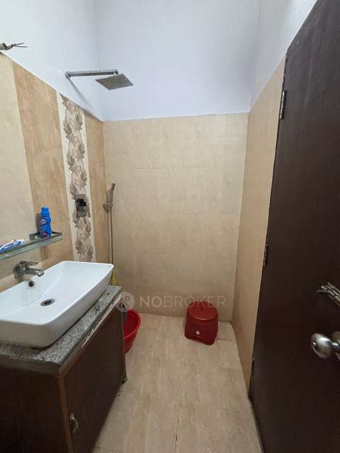 2 BHK Flat In Queens Courte, Vettuvankeni, Injambakkam For Sale  In Injambakkam