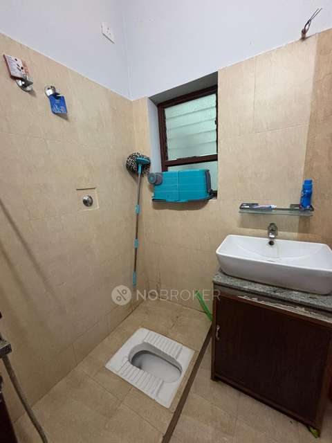 2 BHK Flat In Queens Courte, Vettuvankeni, Injambakkam For Sale  In Injambakkam