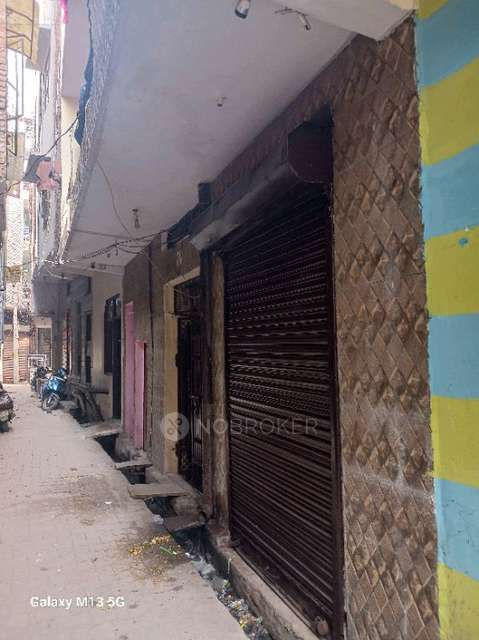 4+ BHK House For Sale  In Khora Rd