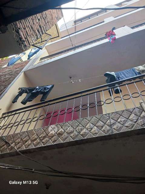 4+ BHK House For Sale  In Khora Rd