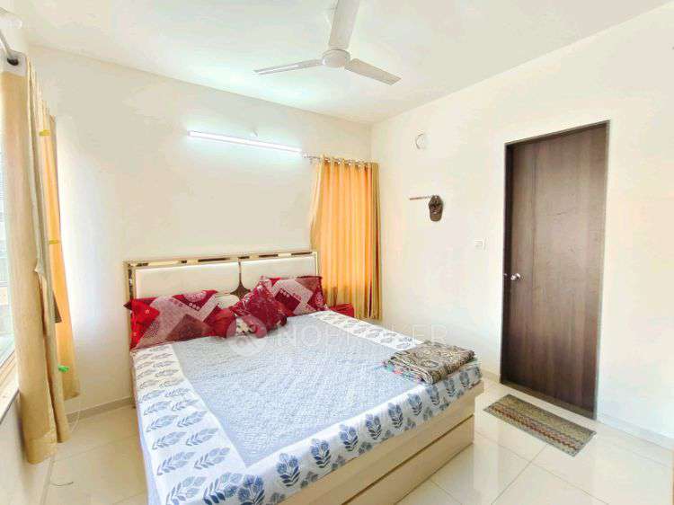 Single Room for Male In 2 BHK  In Paranjape The Highlands In Bavdhan