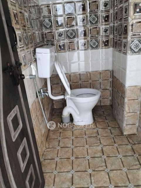 4+ BHK Flat For Sale  In Kondapur