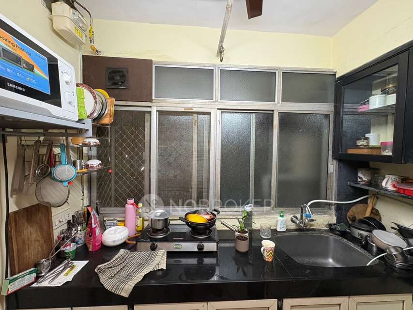 Single Room for Female In 2 BHK  In Manish Darshan Andheri In Andheri East