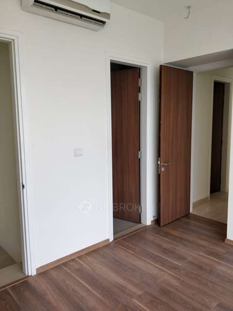 2 BHK Flat In L&t Crescent Bay, Parel For Sale  In Parel