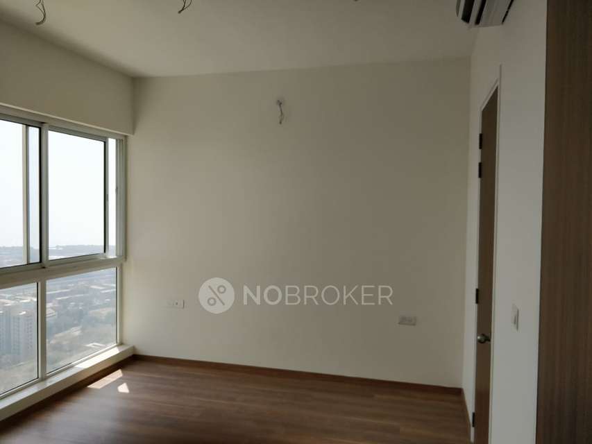 2 BHK Flat In L&t Crescent Bay, Parel For Sale  In Parel