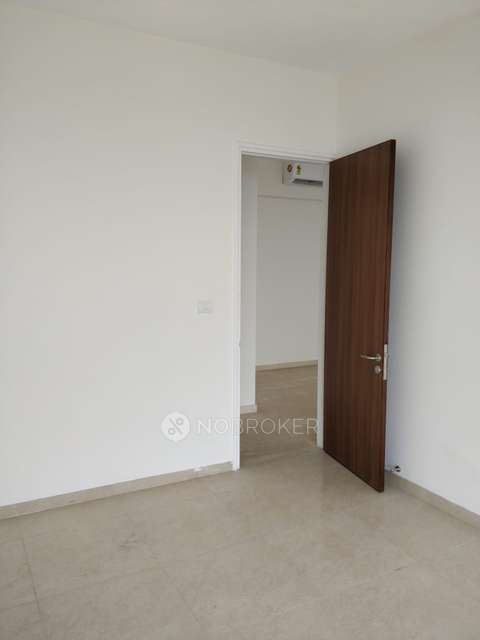 2 BHK Flat In L&t Crescent Bay, Parel For Sale  In Parel