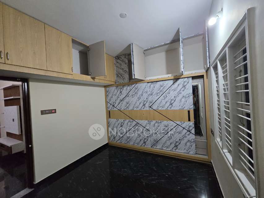 2 BHK Flat In Standalone Building  for Rent  In Sasiveghatta