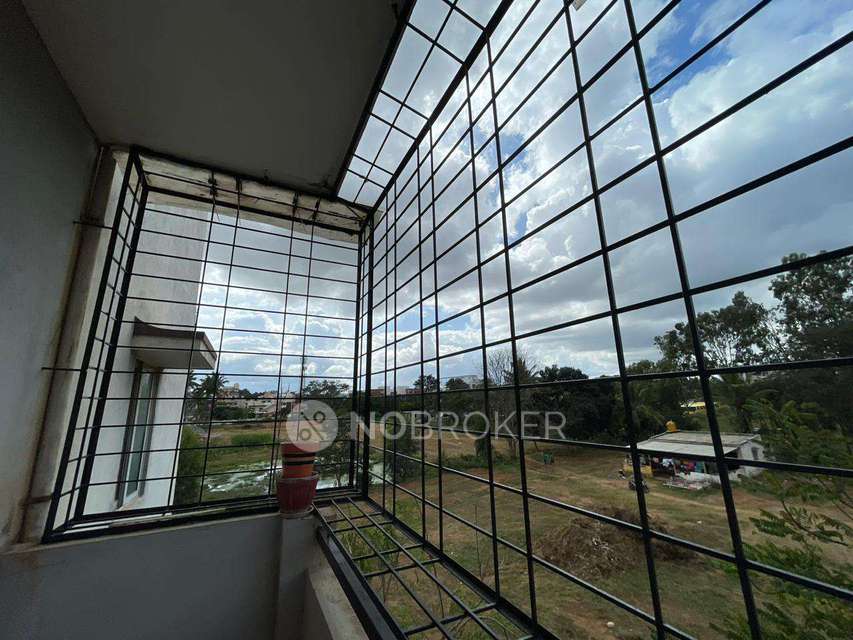 2 BHK Flat In Swarna Meenakshi Prides For Sale  In Kadugodi