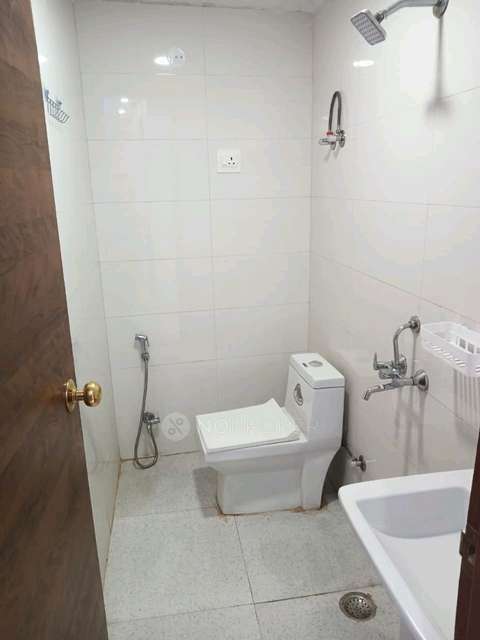 2 BHK Flat In Unix 2 Apartment For Sale  In State Bank Of India Mehrauli