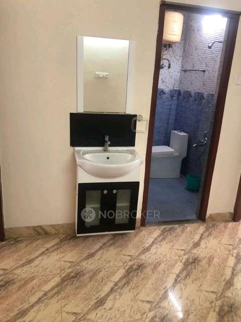 2 BHK Flat In Amirtham Flats For Sale  In 26x6+xvj, Vadapalani, Chennai, Tamil Nadu 600026, India