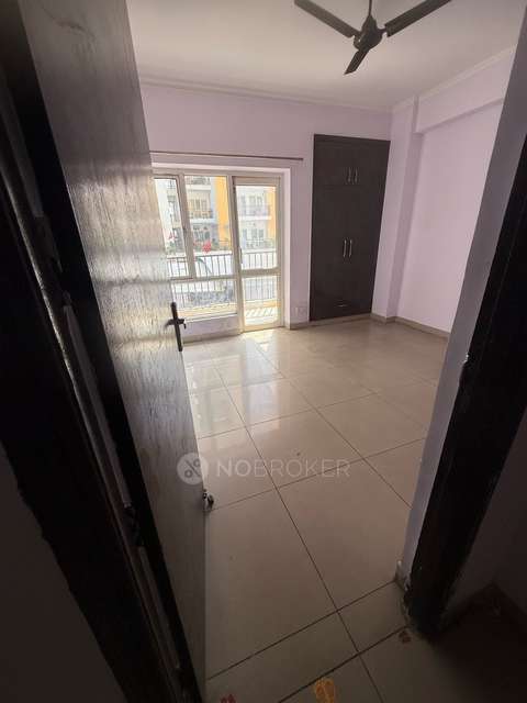 3 BHK Flat In Panchsheel Greens 1 for Rent  In Panchsheel Green