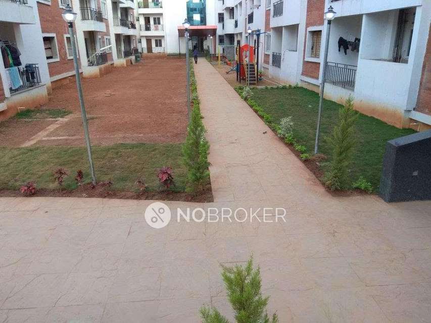 2 BHK Flat In  Chourasia Manor Phase 2 For Sale  In Kadubeesanahalli