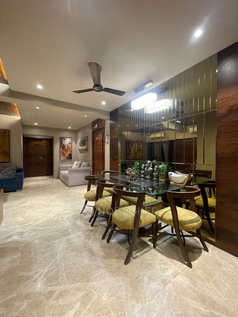 4+ BHK Flat In Melange Building For Sale  In  Santacruz East