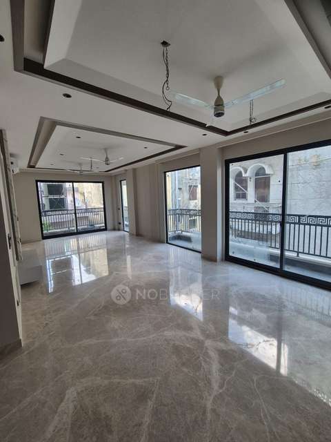 3 BHK Flat In Standalone Building  For Sale  In East Of Kailash