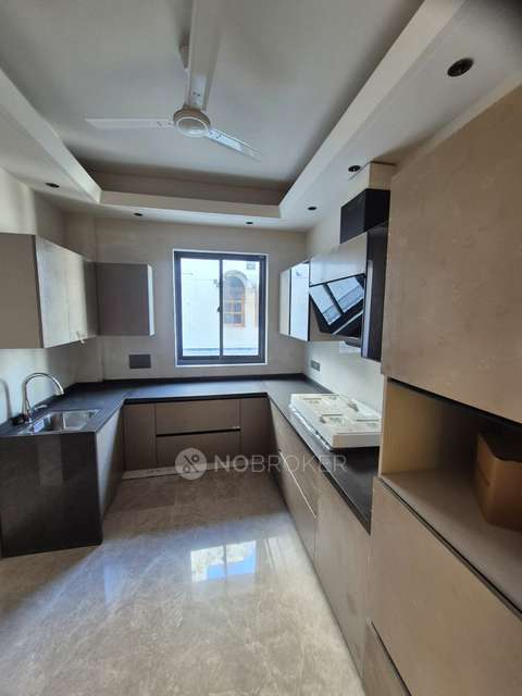3 BHK Flat In Standalone Building  For Sale  In East Of Kailash