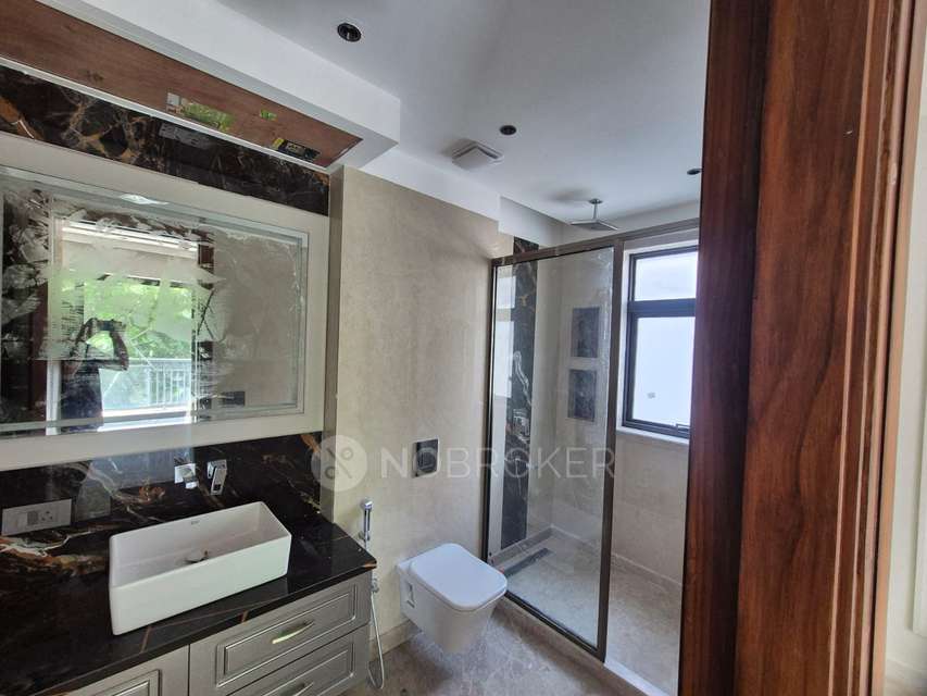 3 BHK Flat In Standalone Building  For Sale  In East Of Kailash