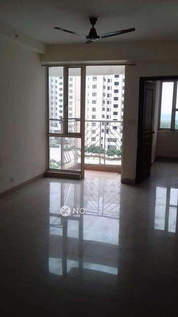 2 BHK Flat In Logix Blossom Greens Noida For Sale  In Sector 143