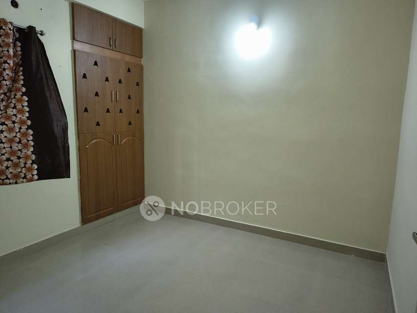 2 BHK Flat In Rajmanis Mathura Apartments For Sale  In  Kolapakkam, Chennai.