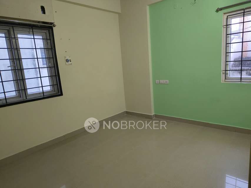 2 BHK Flat In Rajmanis Mathura Apartments For Sale  In  Kolapakkam, Chennai.