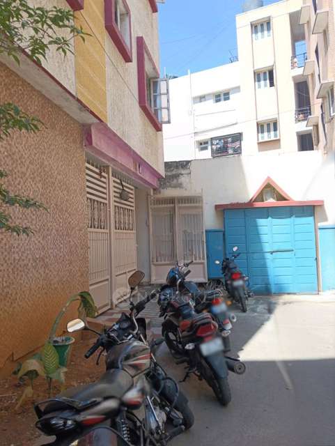 PG for Boys in Adugodi