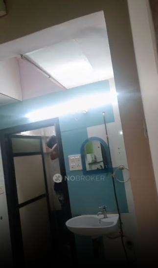 1 BHK Flat In Nigjtingale Chs For Sale  In Hindustan Naka