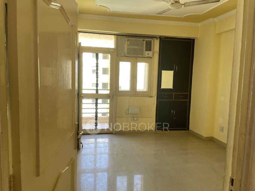 2 BHK Flat In Devika Skypers For Sale  In Raj Nagar Extension