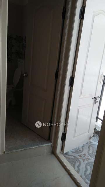 2 BHK Flat In Prabhavathi Paramount For Sale  In Electronic City