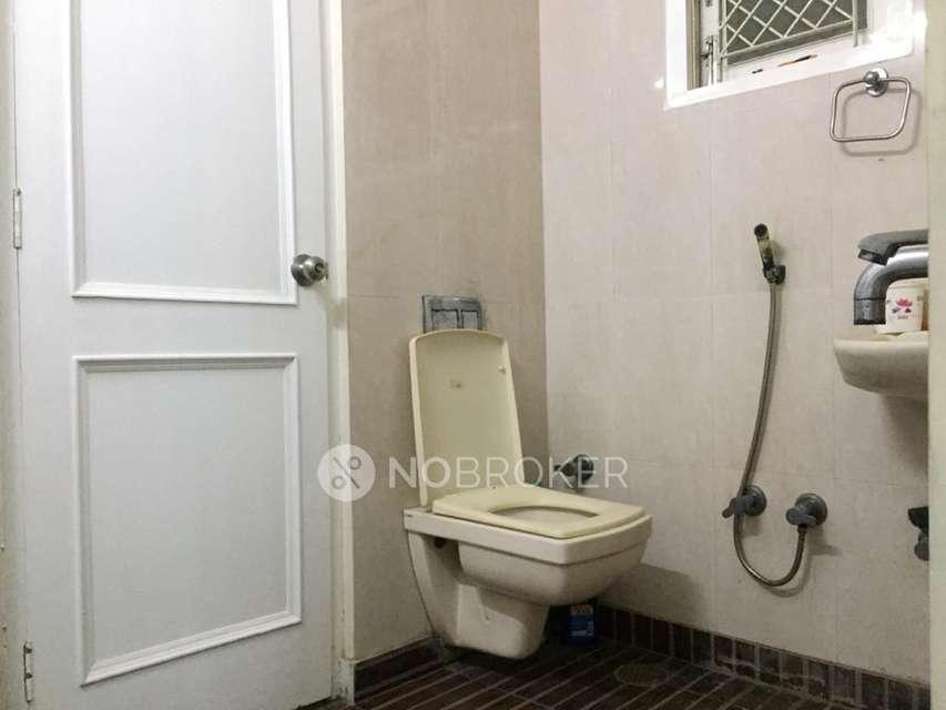 3 BHK Flat In Standalone  Building  For Sale  In Roop Nagar