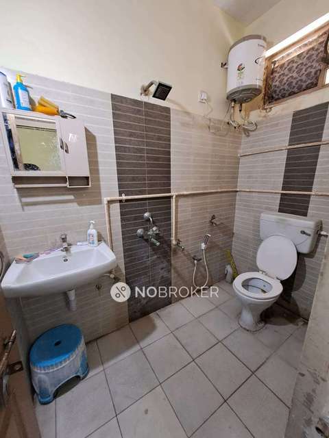 2 BHK Flat In Aziz Mansion  Humayun Nagar For Sale  In Masab Tank