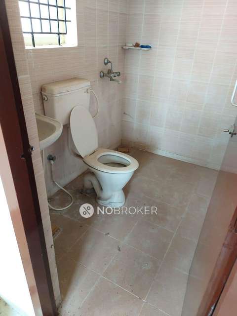 3 BHK Flat In Santha Towers For Sale  In Paruthippattu