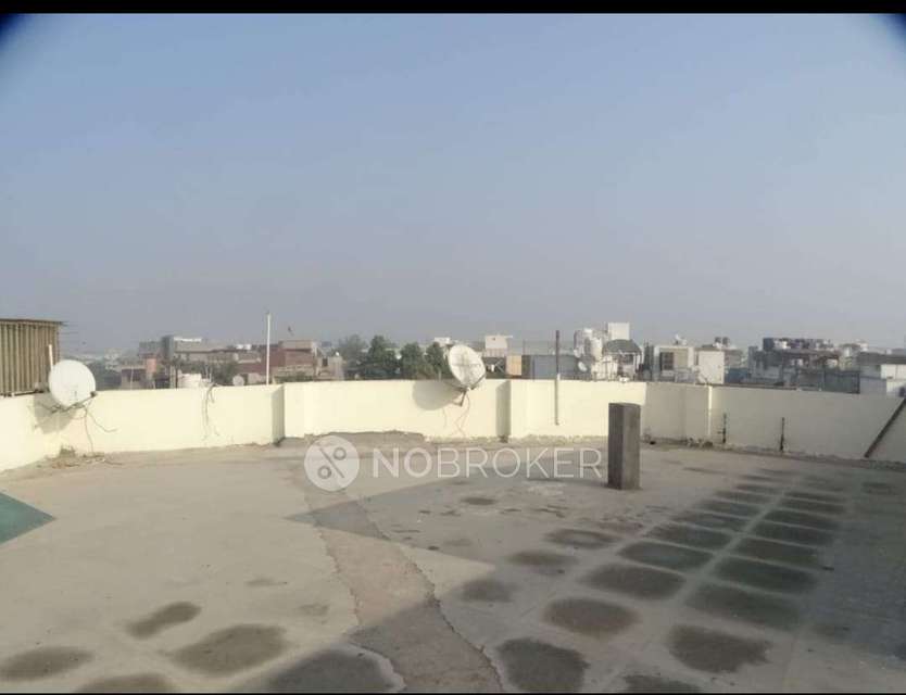 3 BHK Flat In Standalone Building  For Sale  In Defence Colony