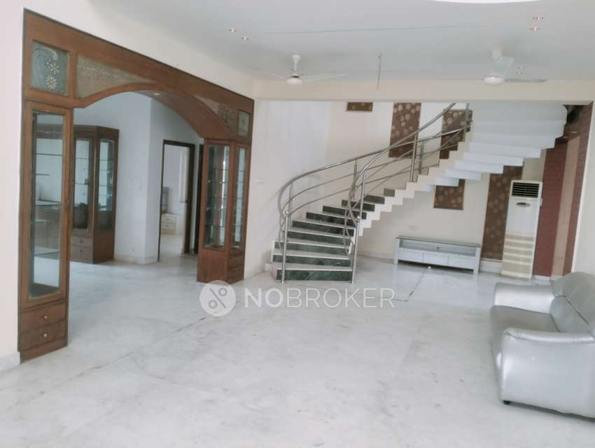 4+ BHK Flat For Sale  In Chanda Nagar