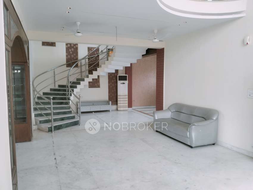 4+ BHK Flat For Sale  In Chanda Nagar