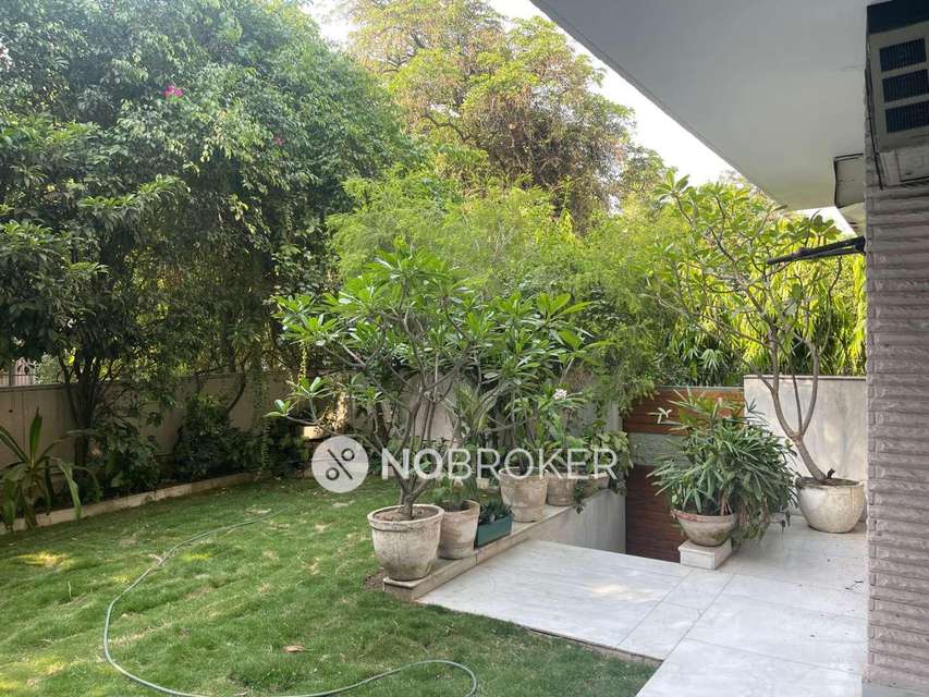 3 BHK Flat For Sale  In Kalkaji