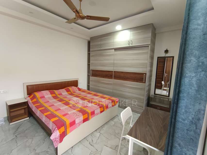 4 BHK Flat In Standalone Building  for Rent  In 385, Vyapar Kendra Rd, Block C, Sushant Lok Phase I, Sector 43, Gurugram, Haryana 122009, India