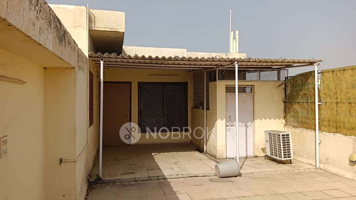 4 BHK Flat For Sale  In Greater Kailash