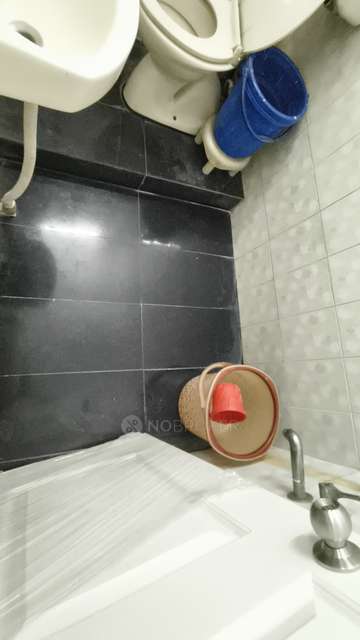 2 BHK Flat In Saket Complex, Kalwa For Sale  In Thane West