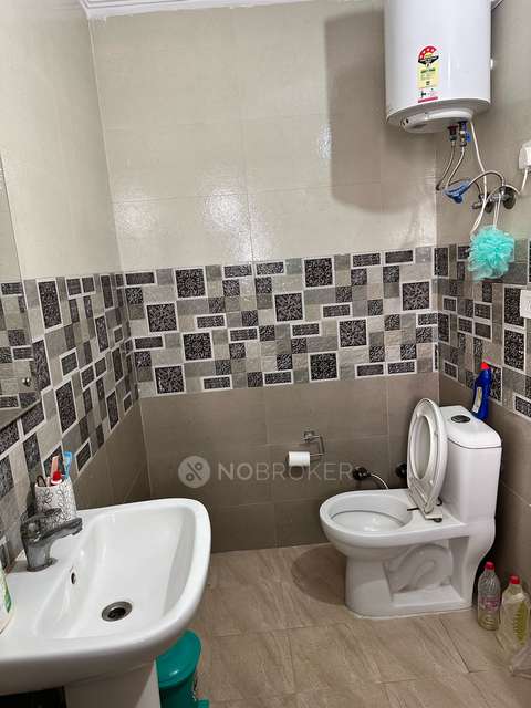 4 BHK Flat In Standalone Building  For Sale  In  Sector 34