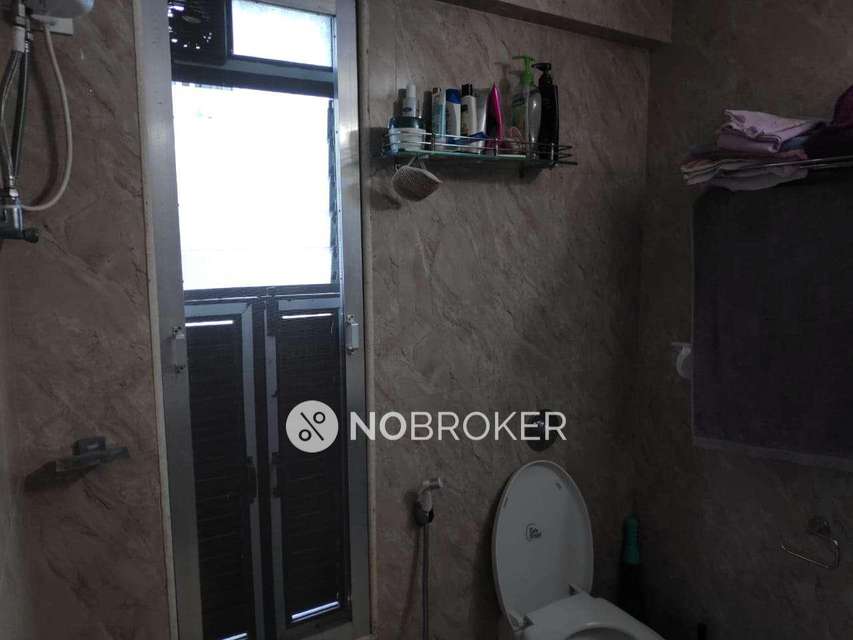 1 BHK Flat In One Chs For Sale  In Santacruz West